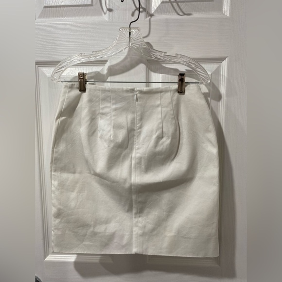 White House Black Market women’s size 2 skirt, embroidered floral.  Good cond - Picture 2 of 6